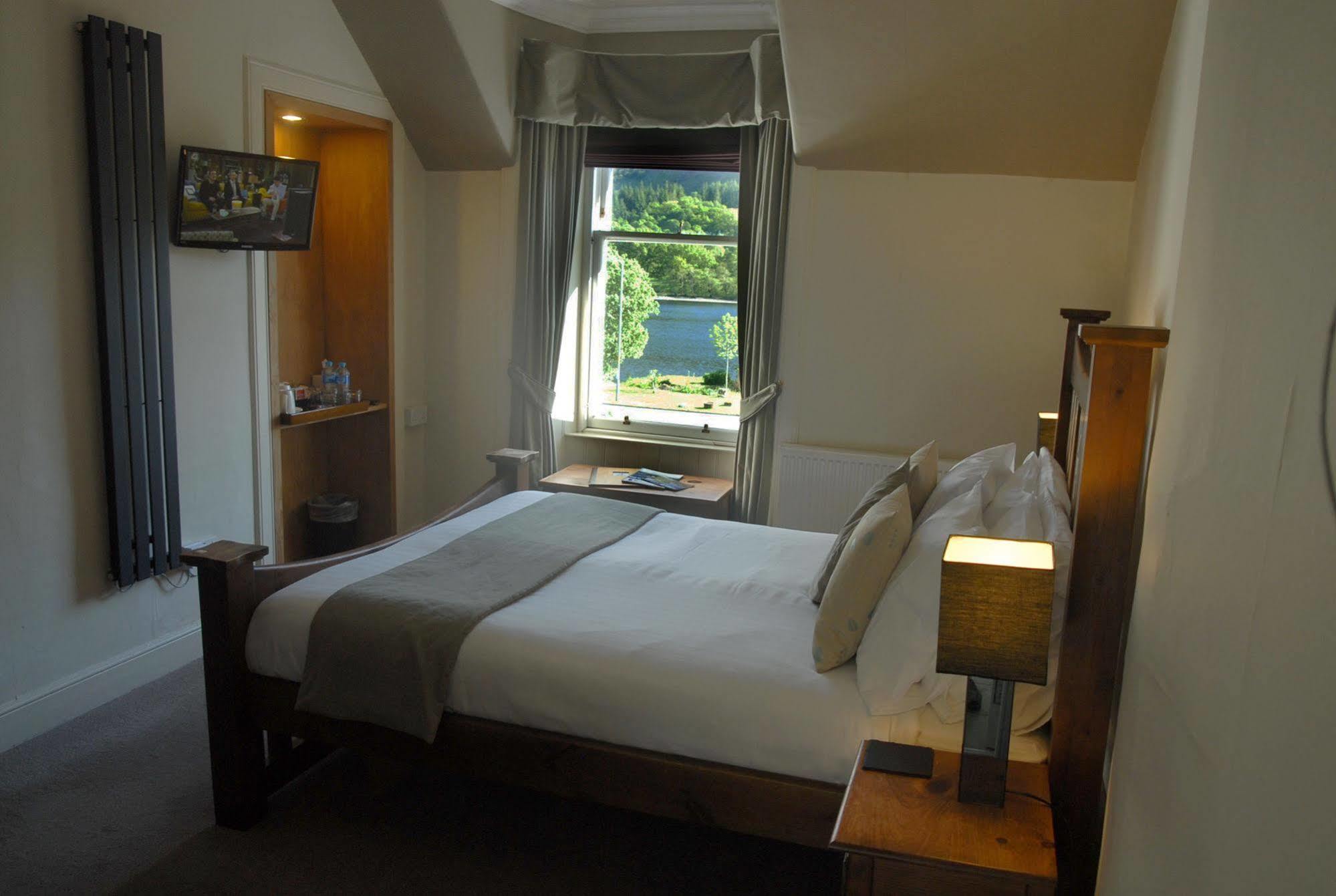 Achray House Restaurant With Rooms Saint Fillans Bagian luar foto